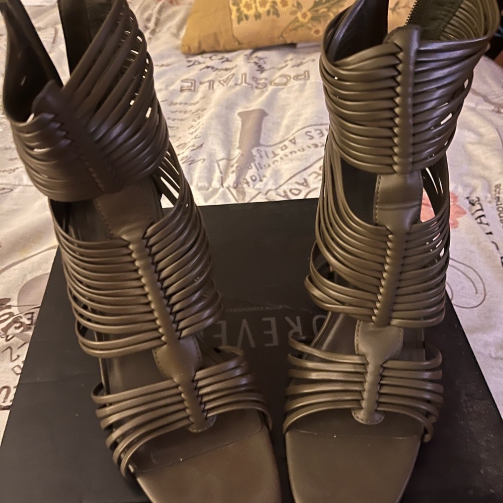 Olive colored wrap block heel !